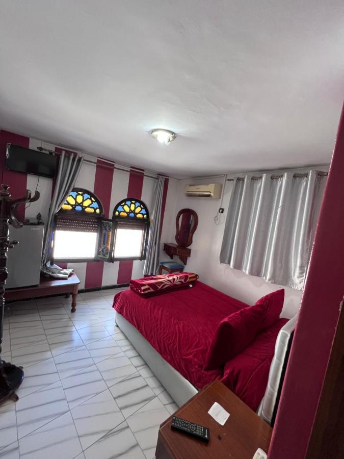 Hotel Sevilla Чефчауен Екстериор снимка
