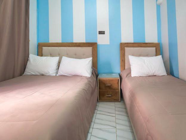 Hotel Sevilla Чефчауен Екстериор снимка